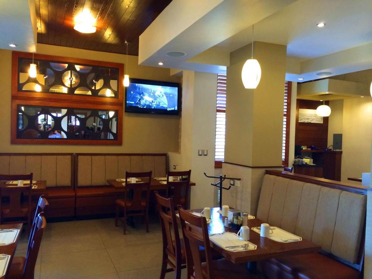 Best Western Cumbres Inn Cd. Cuauhtemoc Extérieur photo