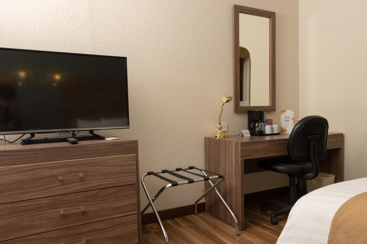 Best Western Cumbres Inn Cd. Cuauhtemoc Extérieur photo